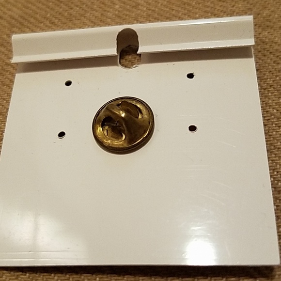 NWOT Boston Celtics lapel pin - Picture 2 of 2